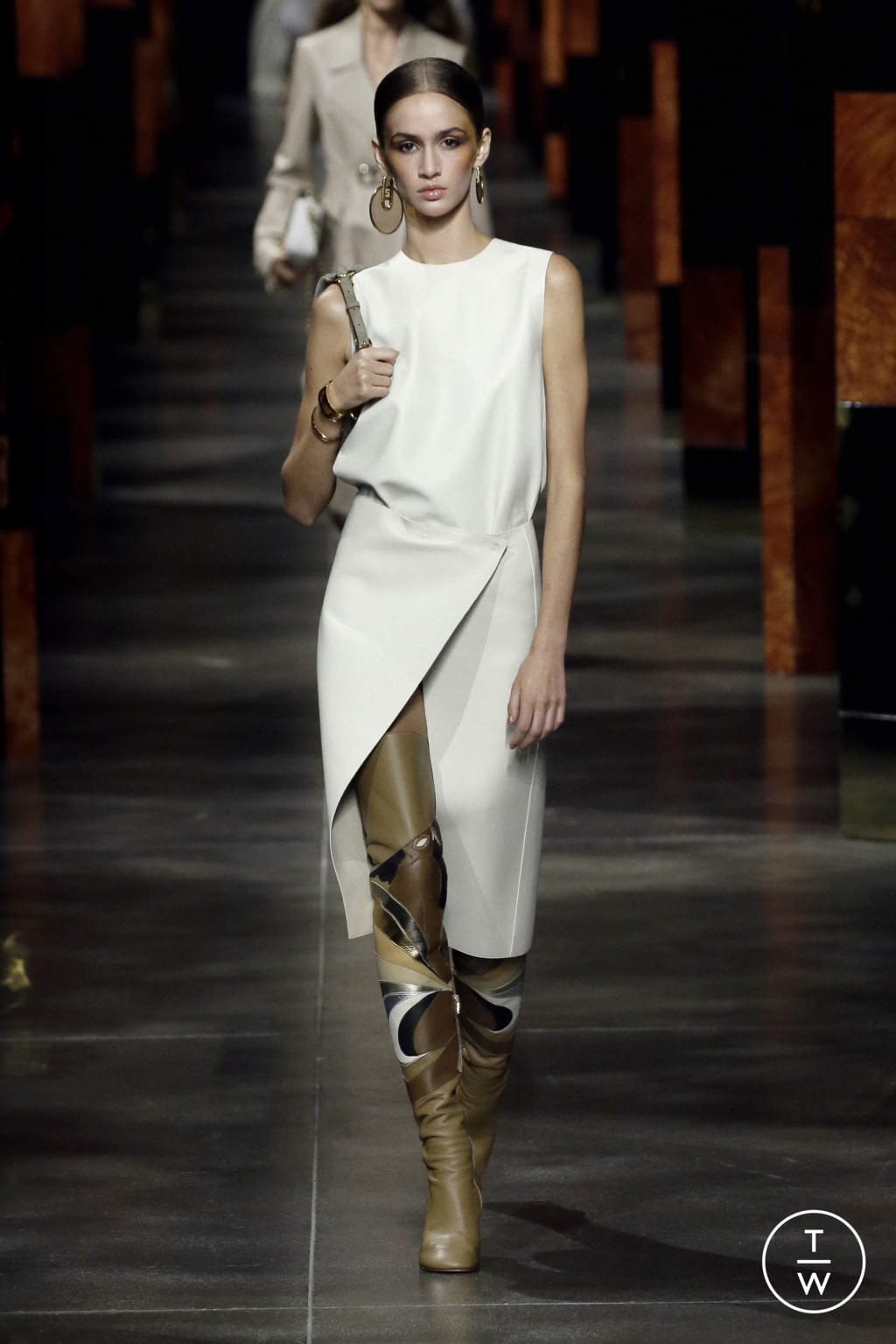 Fashion Week Milan Spring/Summer 2022 look 12 from the Fendi collection 女装