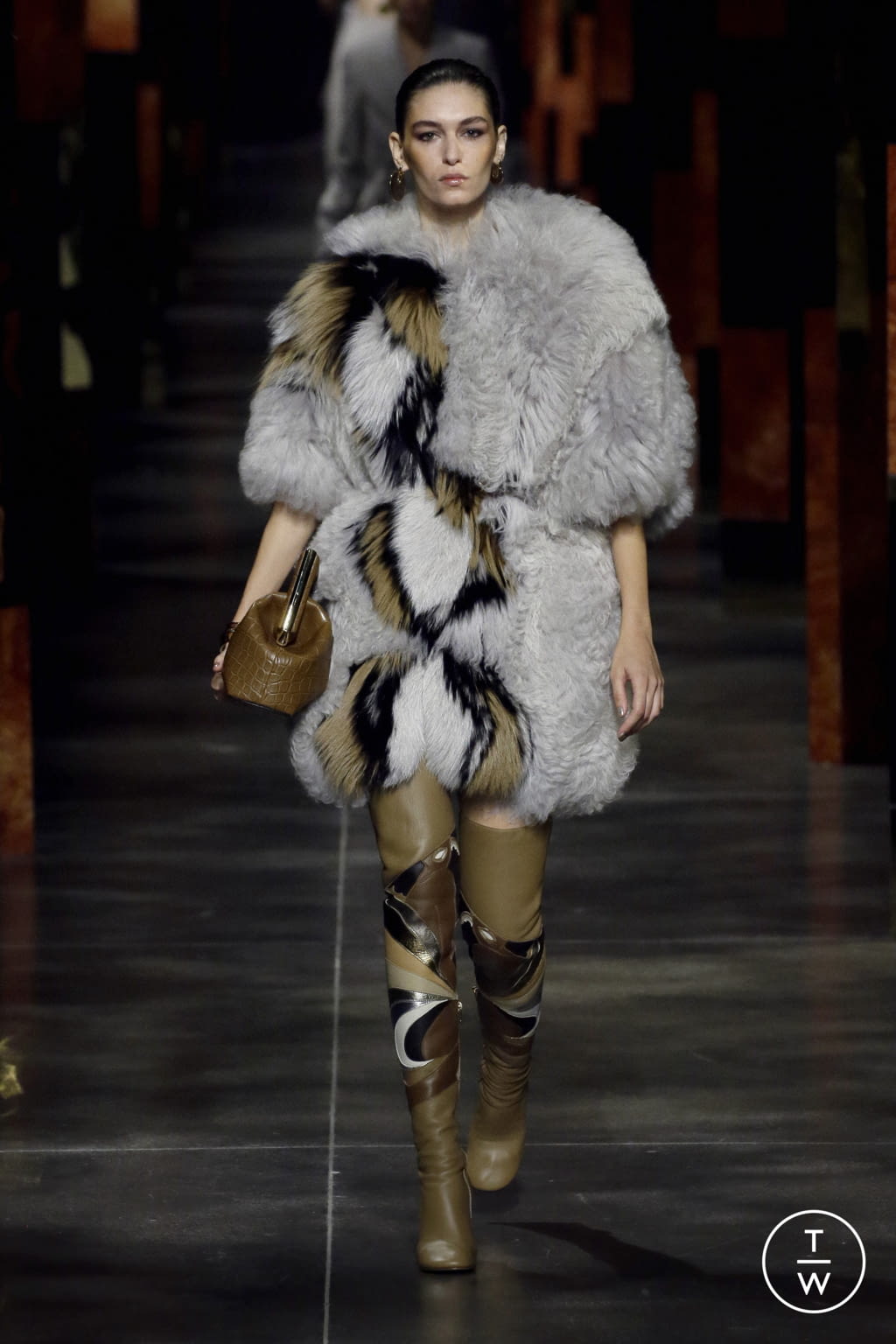 Fashion Week Milan Spring/Summer 2022 look 14 from the Fendi collection womenswear