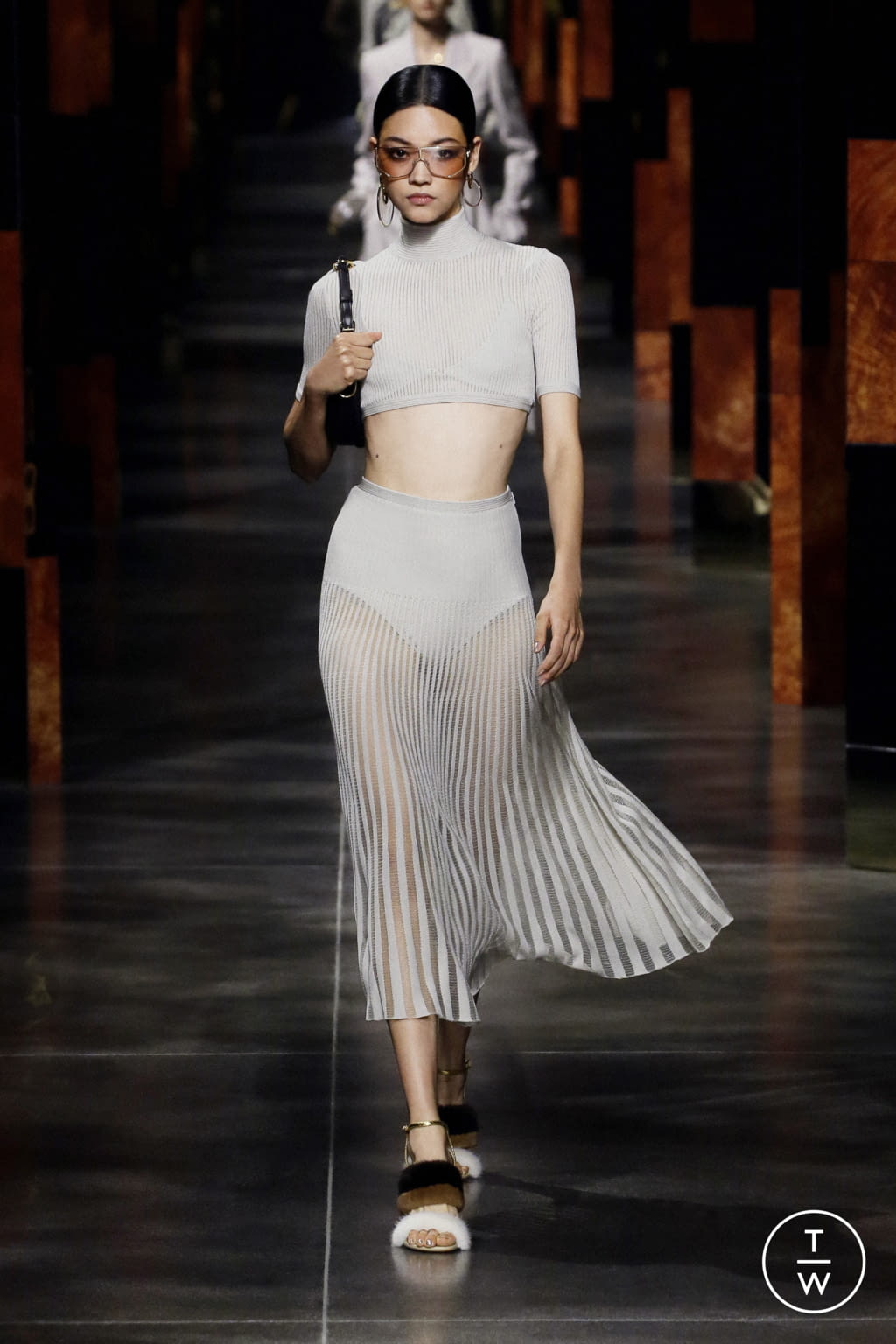 Fashion Week Milan Spring/Summer 2022 look 16 from the Fendi collection 女装