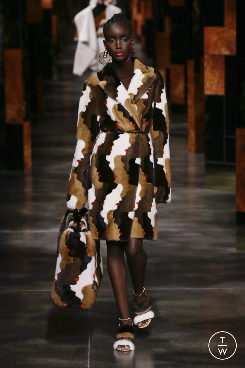 Fashion Week Milan Spring/Summer 2022 look 22 from the Fendi collection womenswear