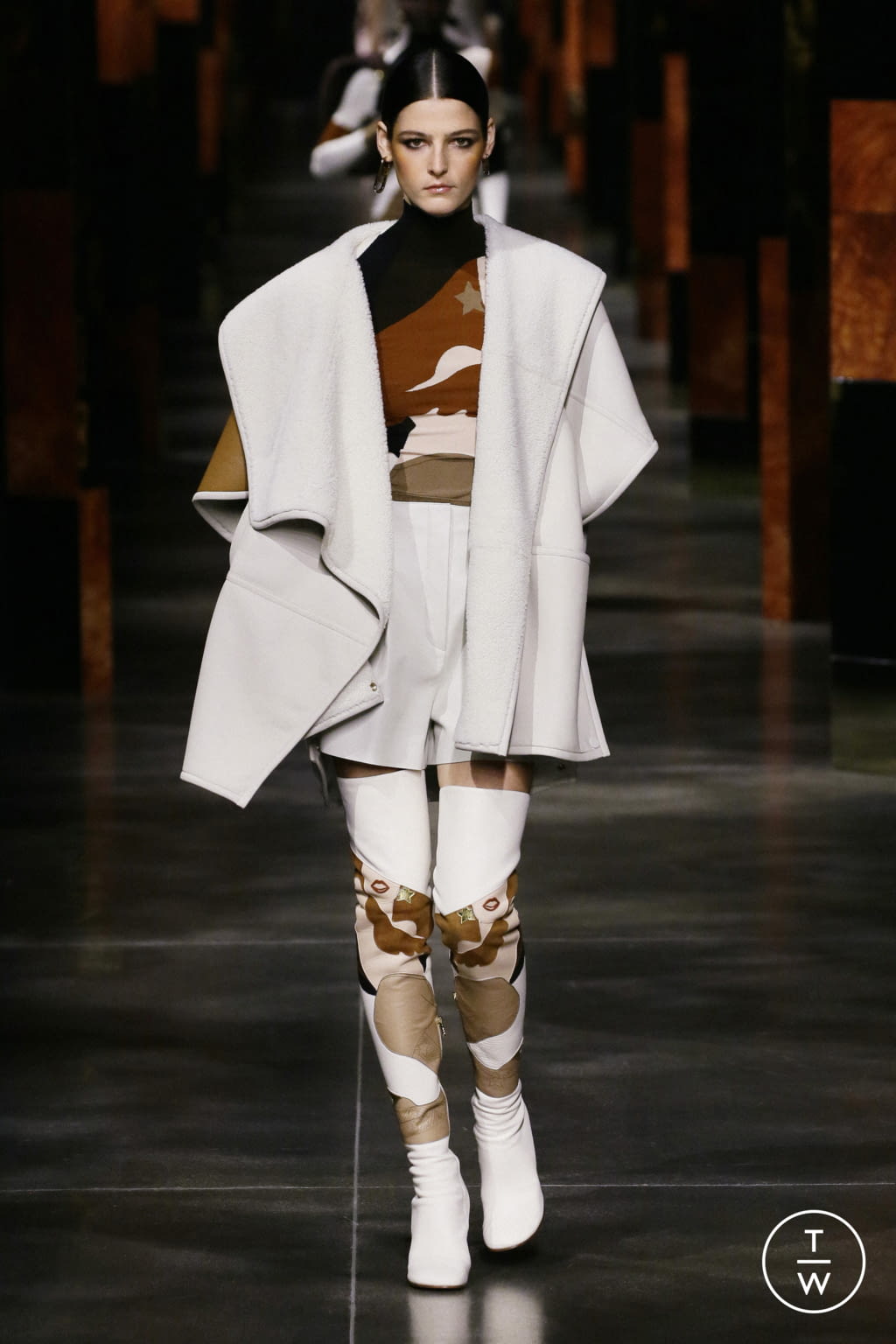 Fashion Week Milan Spring/Summer 2022 look 23 from the Fendi collection womenswear