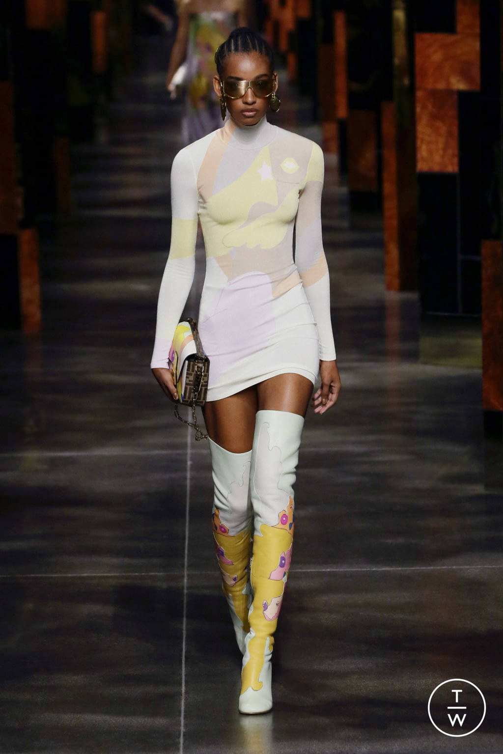 Fashion Week Milan Spring/Summer 2022 look 32 from the Fendi collection womenswear