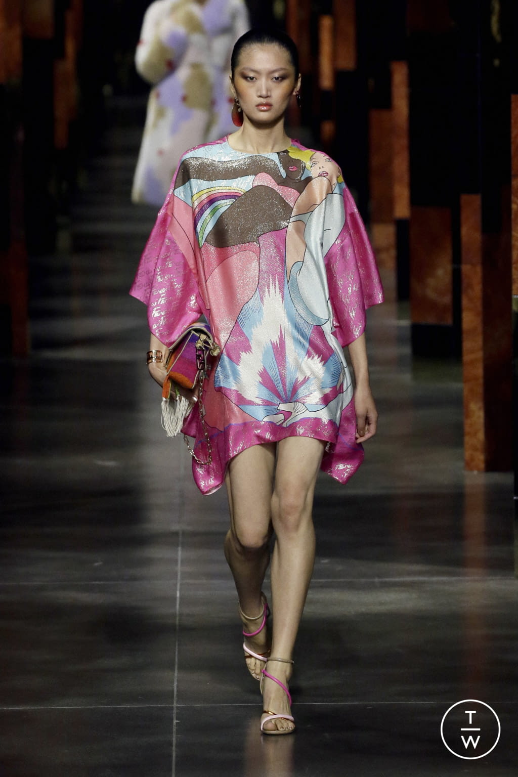 Fashion Week Milan Spring/Summer 2022 look 37 from the Fendi collection 女装