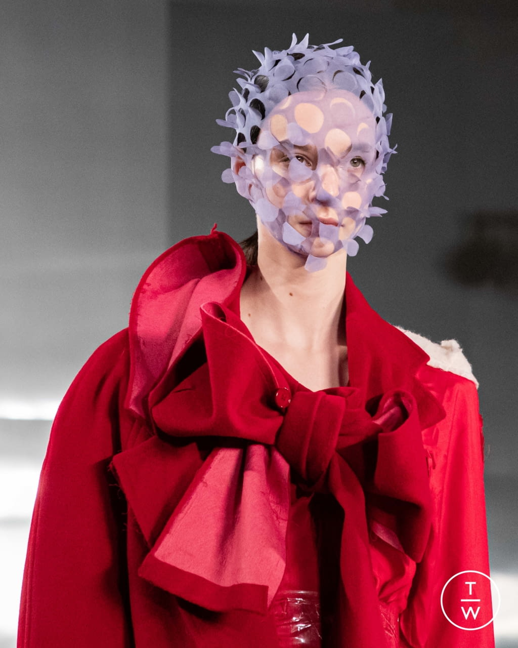 Fashion Week Paris Fall/Winter 2020 look 2 from the Maison Margiela collection womenswear accessories