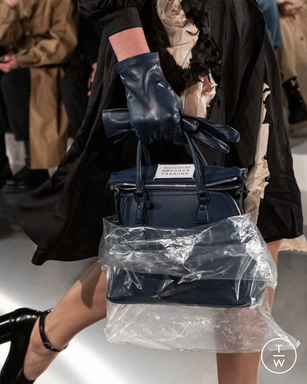 Fashion Week Paris Fall/Winter 2020 look 10 from the Maison Margiela collection womenswear accessories