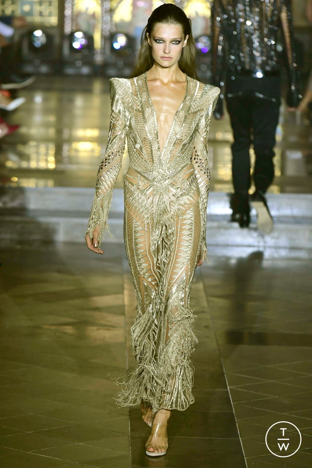 Fashion Week London Spring/Summer 2019 look 36 de la collection Julien MacDonald womenswear