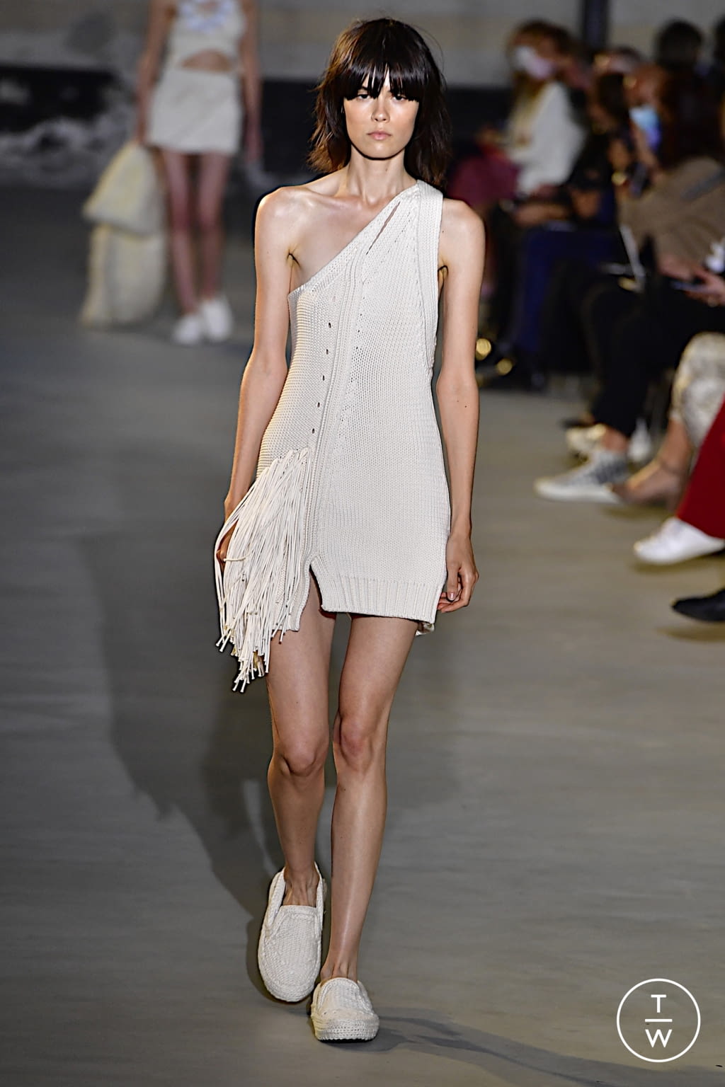 Fashion Week Milan Spring/Summer 2022 look 2 de la collection N°21 womenswear