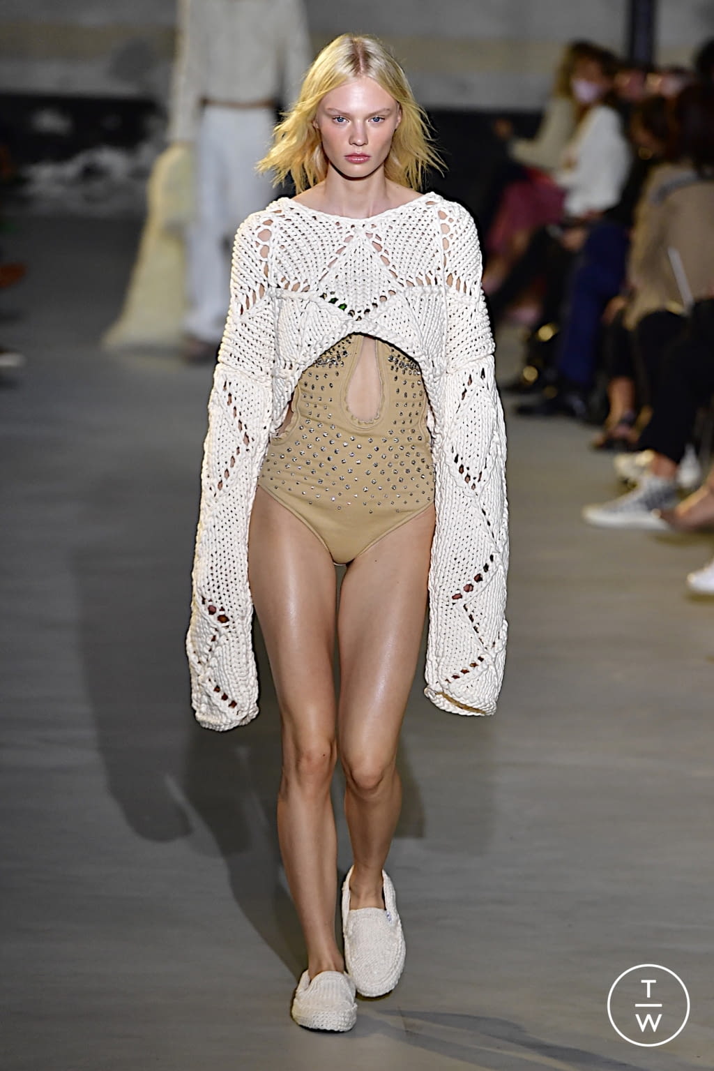 Fashion Week Milan Spring/Summer 2022 look 4 de la collection N°21 womenswear
