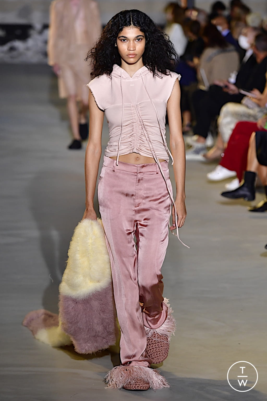 Fashion Week Milan Spring/Summer 2022 look 11 de la collection N°21 womenswear