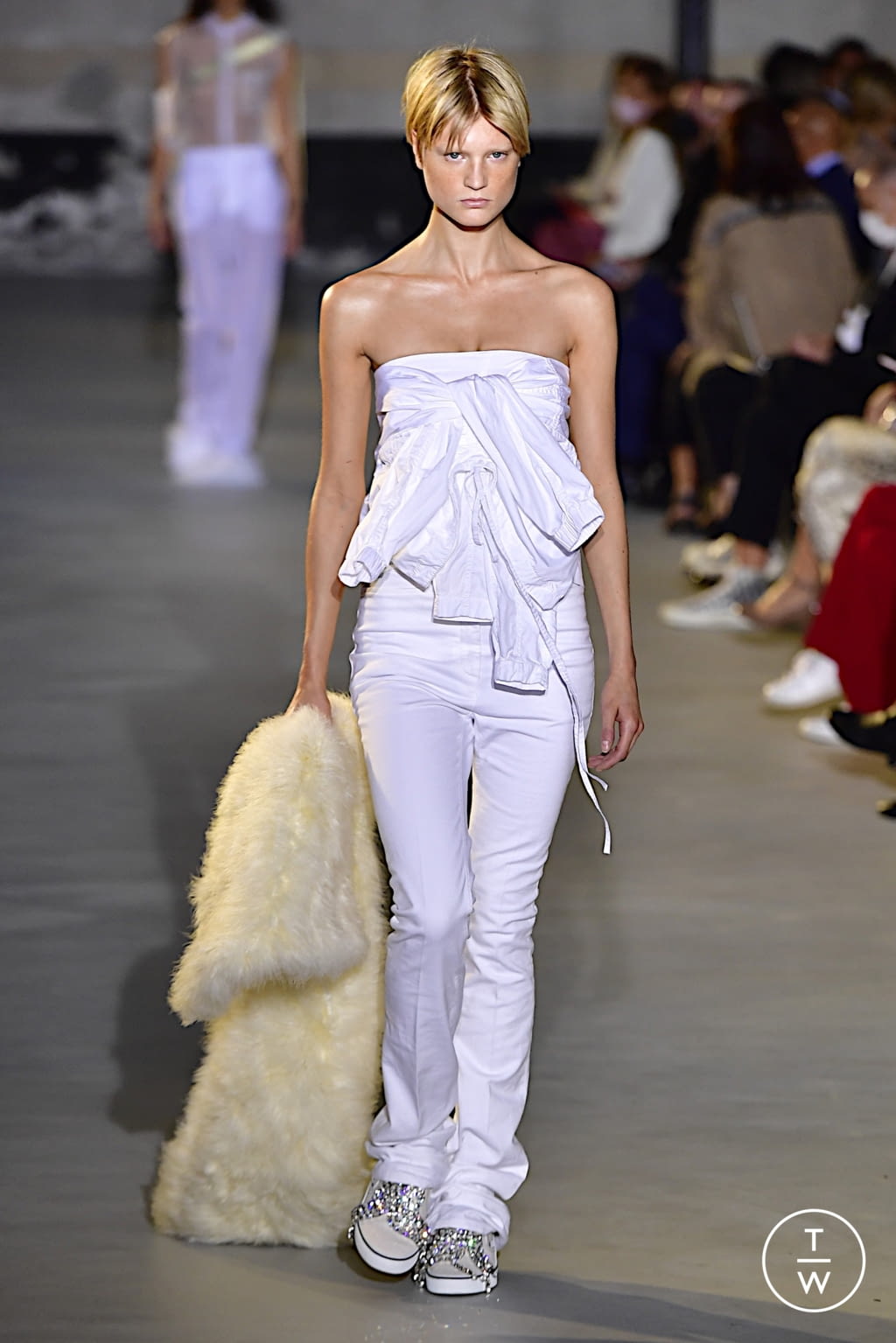 Fashion Week Milan Spring/Summer 2022 look 26 from the N°21 collection 女装