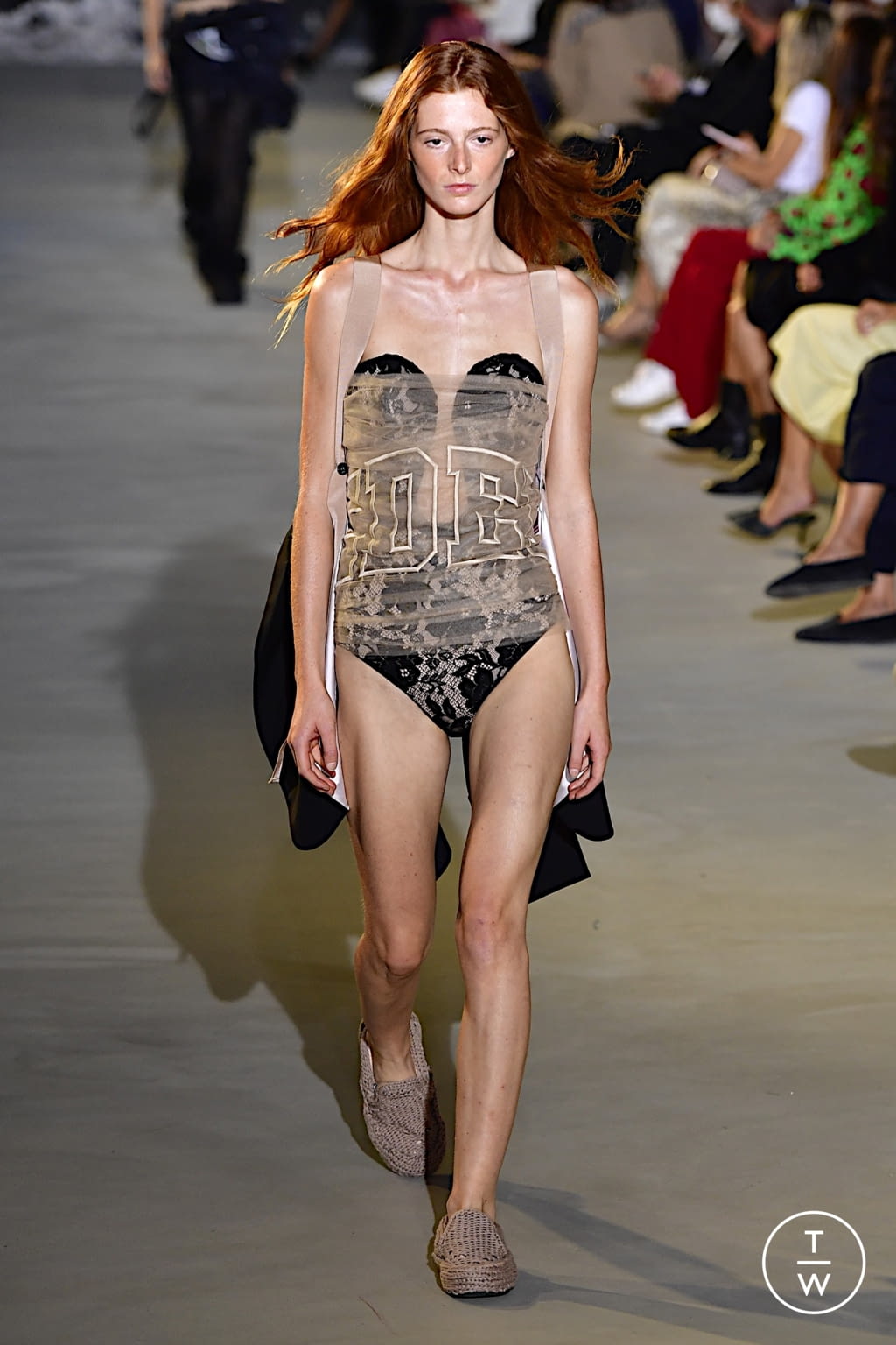 Fashion Week Milan Spring/Summer 2022 look 30 de la collection N°21 womenswear