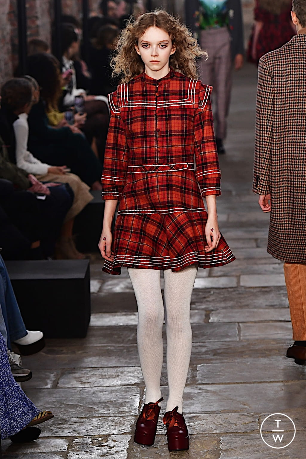 Fashion Week London Fall/Winter 2022 look 11 from the Paul & Joe collection 女装