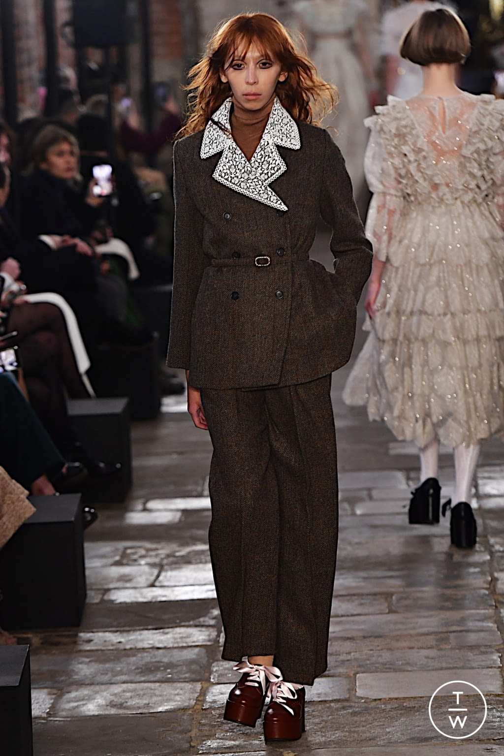 Fashion Week London Fall/Winter 2022 look 52 from the Paul & Joe collection womenswear