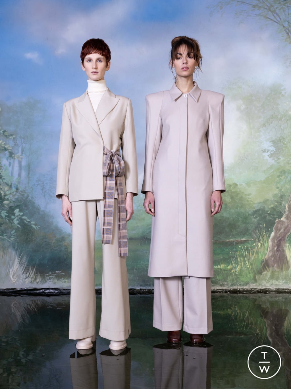Fashion Week Paris Fall/Winter 2022 look 1 from the Benjamin Benmoyal collection 女装