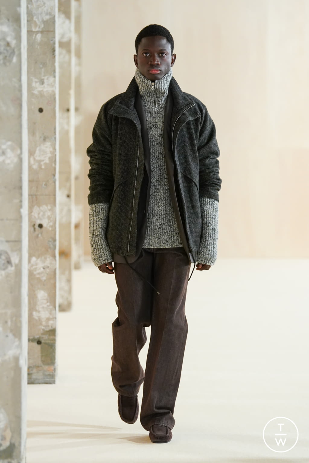 Fashion Week Paris Fall/Winter 2022 look 15 from the AURALEE collection menswear
