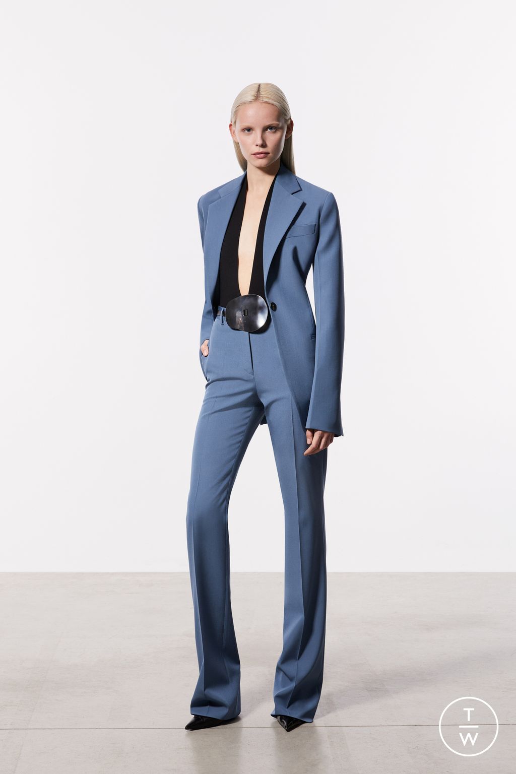Fashion Week Milan Pre-Fall 2023 look 4 from the Ferragamo collection 女装
