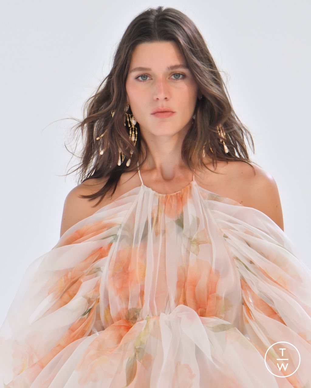 Fashion Week Paris Spring/Summer 2024 look 10 from the Zimmermann collection 女装配饰