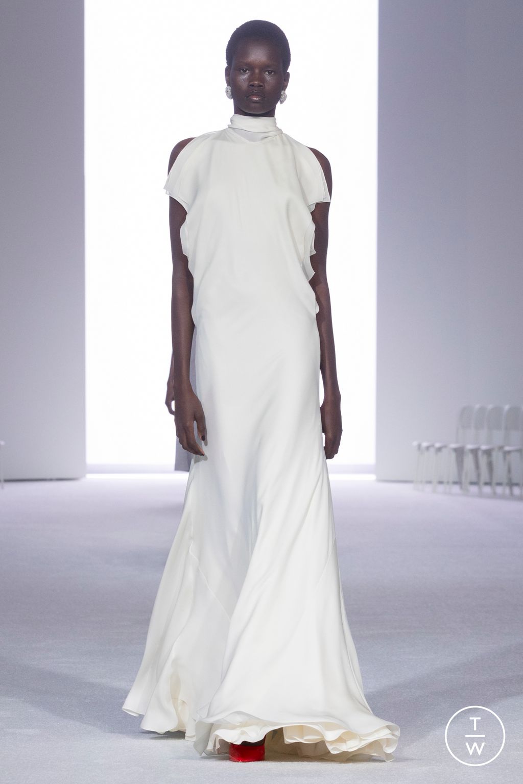 Fashion Week New York Fall/Winter 2024 look 1 de la collection Brandon Maxwell womenswear