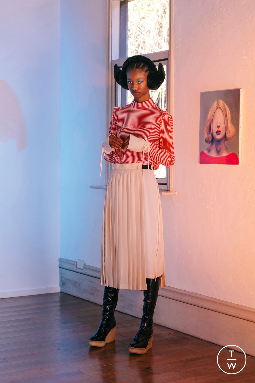 Fashion Week Paris Pre-Fall 2023 look 1 from the Undercover collection womenswear