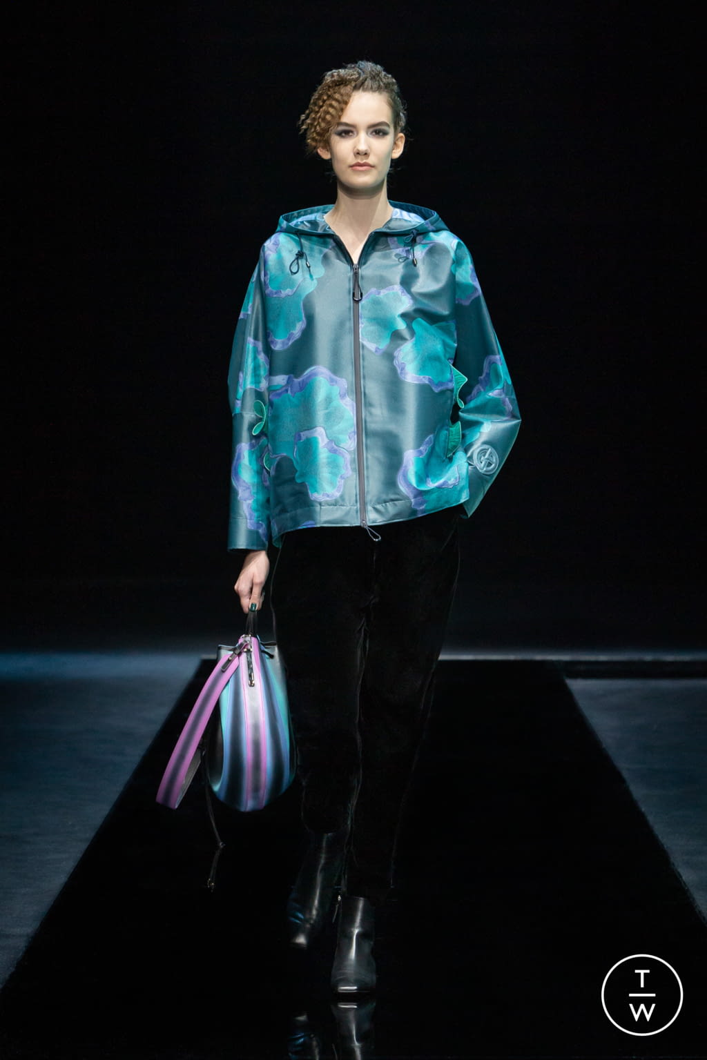 Fashion Week Milan Fall/Winter 2021 look 1 from the Giorgio Armani collection womenswear