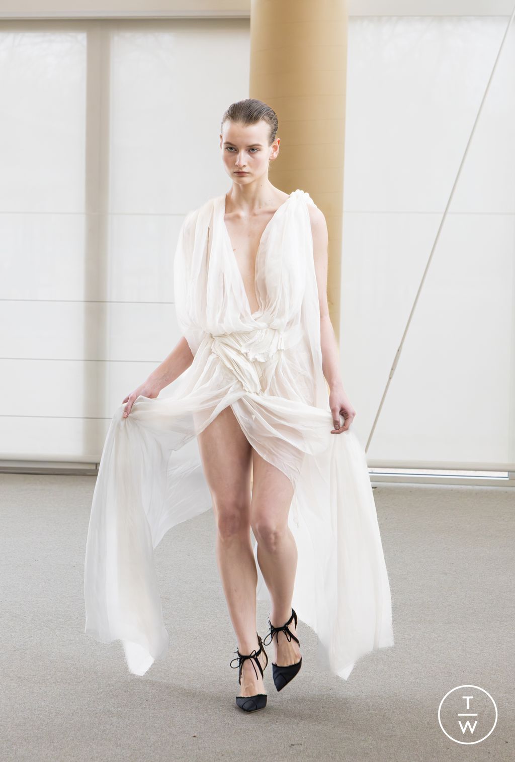Fashion Week Paris Spring/Summer 2026 look 1 from the Aelis collection couture