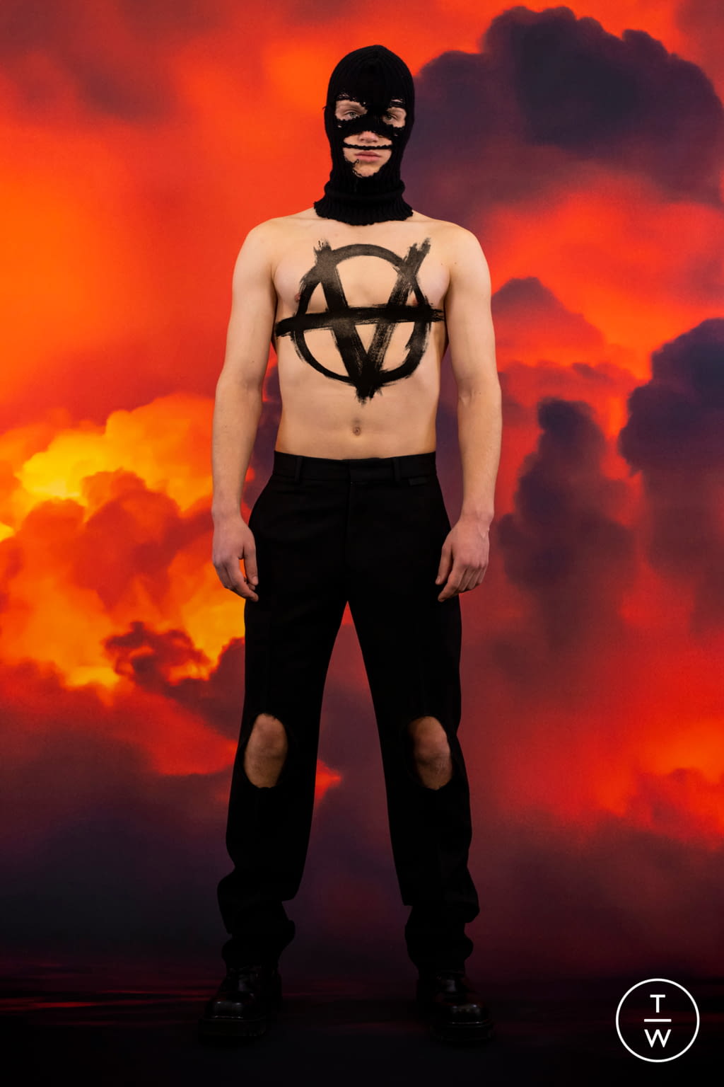 Fashion Week Paris Fall/Winter 2021 look 1 from the VETEMENTS collection menswear