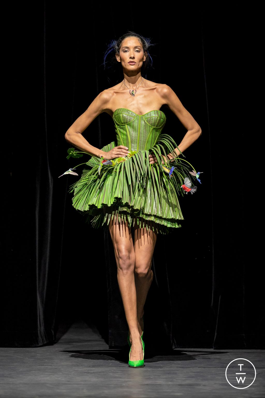 Fashion Week Paris Fall/Winter 2025 look 1 from the Ronald Van Der Kemp collection 高级定制