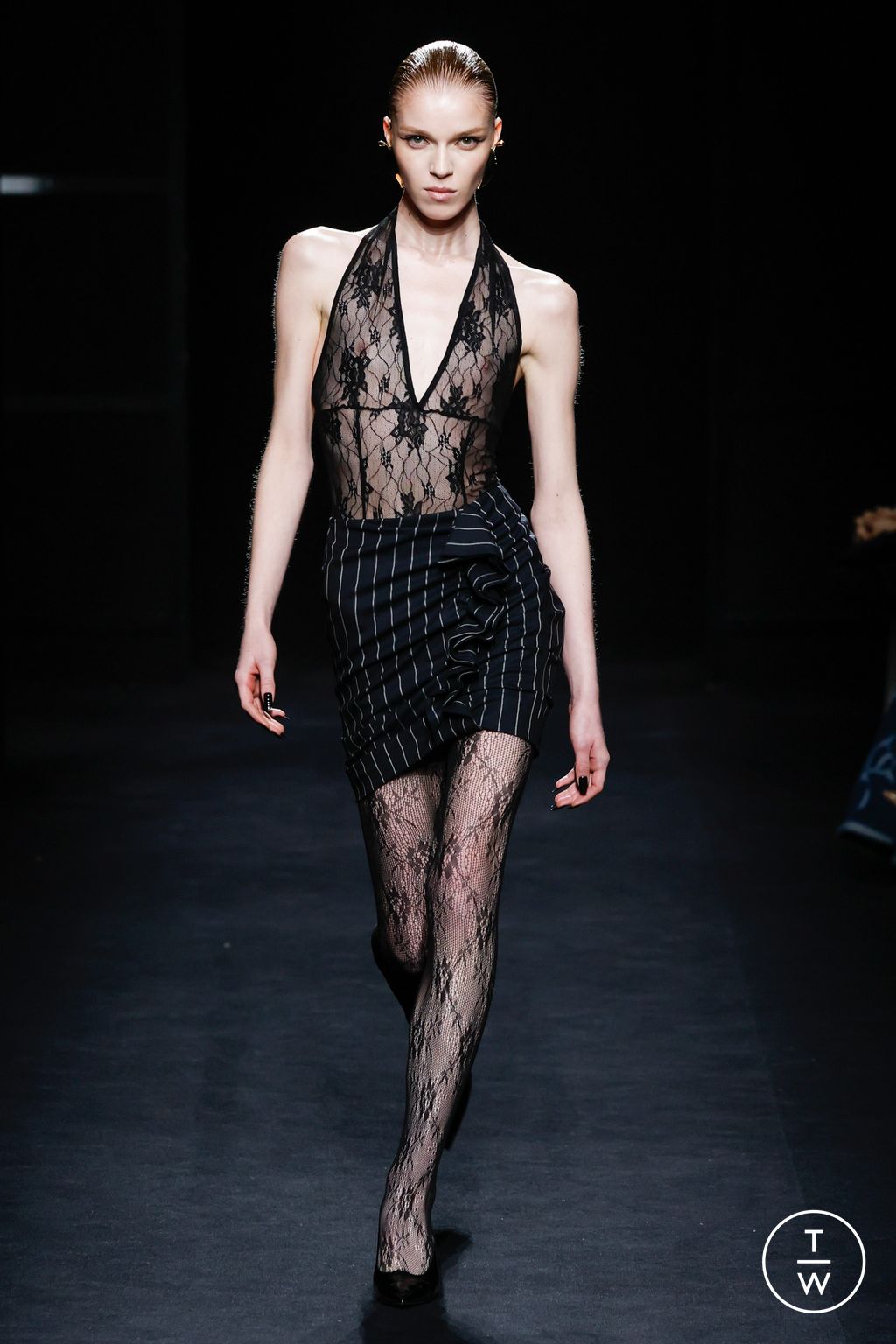 Fashion Week Paris Fall/Winter 2024 look 1 from the Nina Ricci collection womenswear