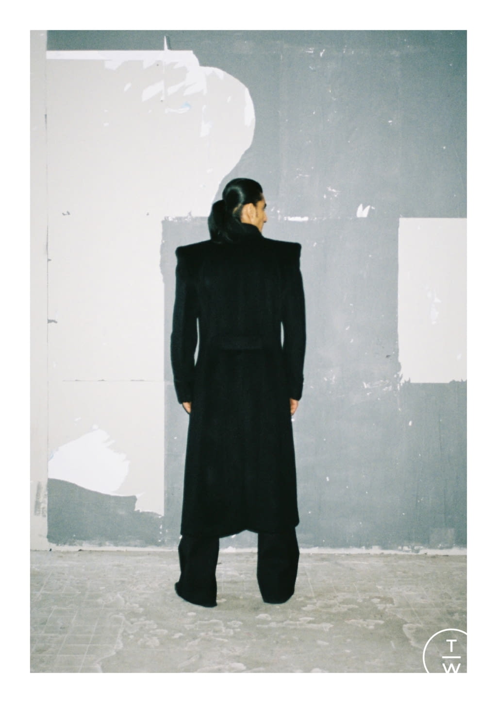 Fashion Week Paris Fall/Winter 2022 look 1 from the ARTURO OBEGERO collection menswear