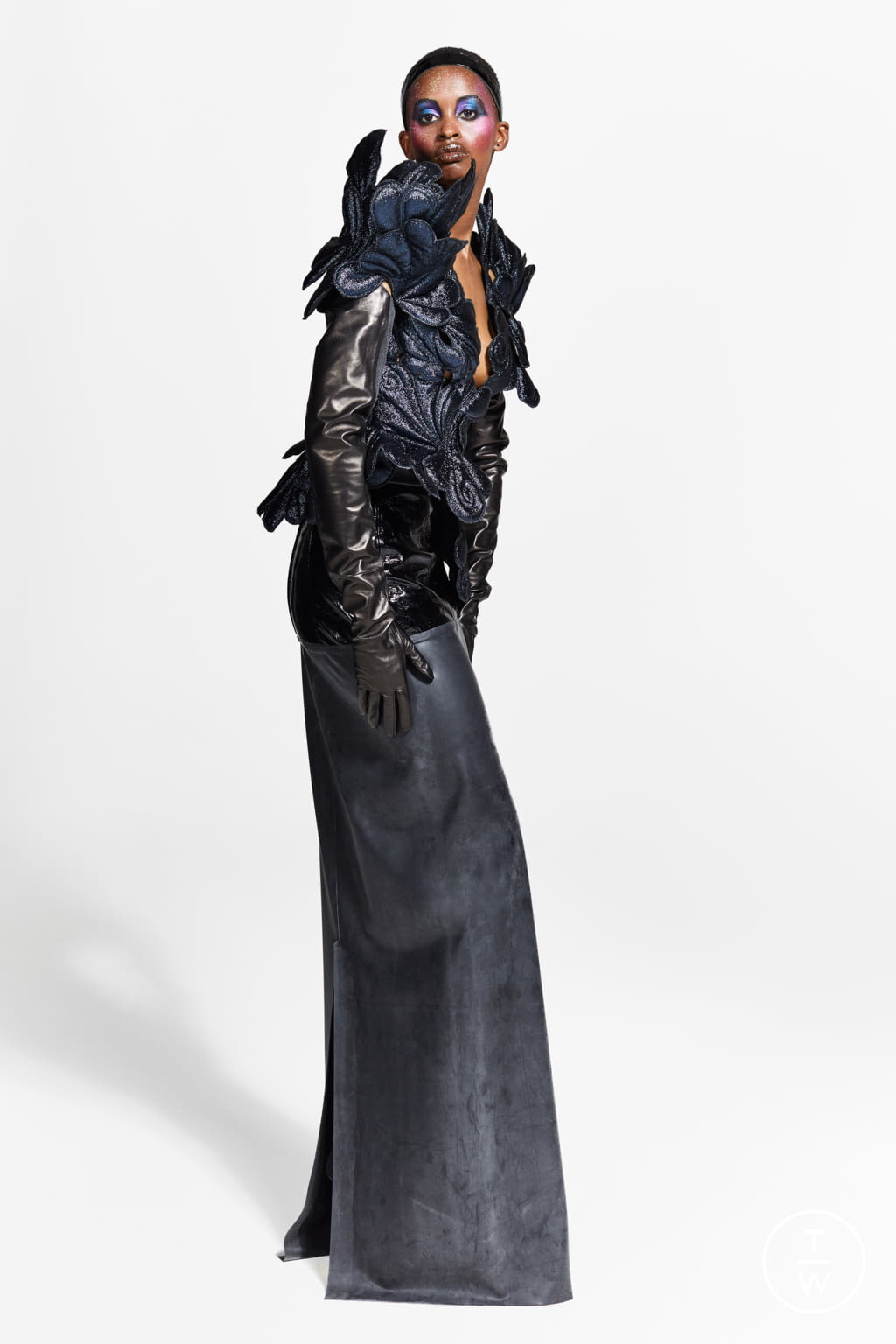 Fashion Week Paris Fall/Winter 2021 look 1 from the Ronald Van Der Kemp collection couture