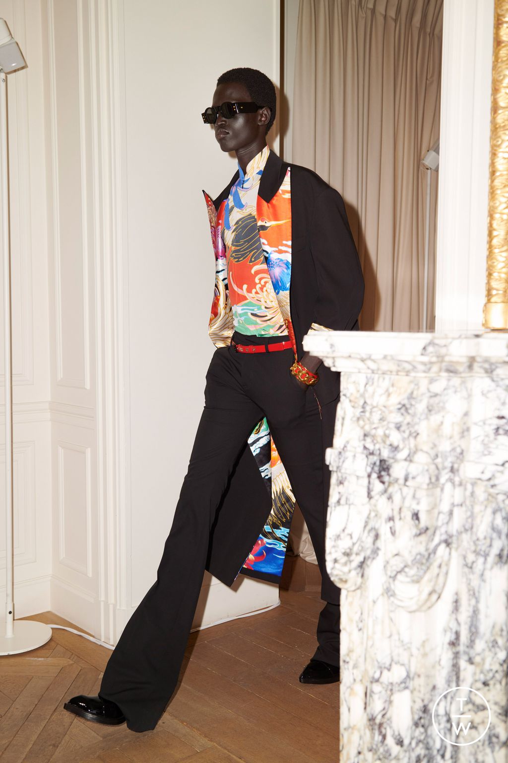 Fashion Week Paris Spring/Summer 2024 look 1 from the Balmain collection menswear