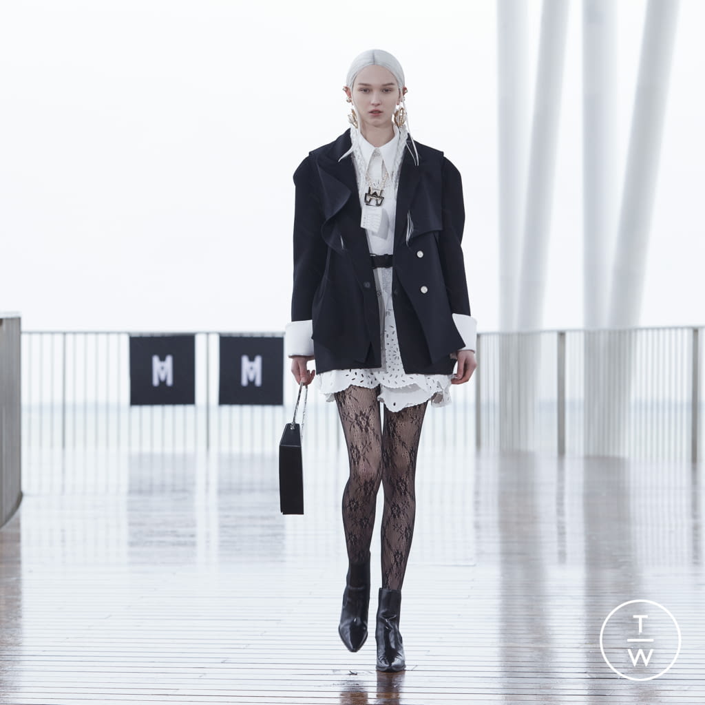 Fashion Week Paris Fall/Winter 2021 look 2 from the Masha Ma collection womenswear