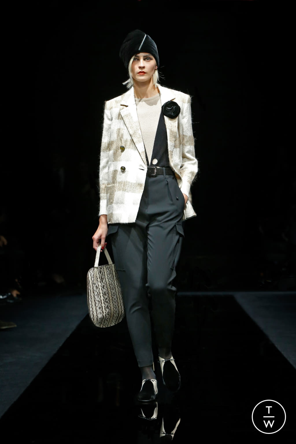 Fashion Week Milan Pre-Fall 2020 look 2 de la collection Giorgio Armani womenswear