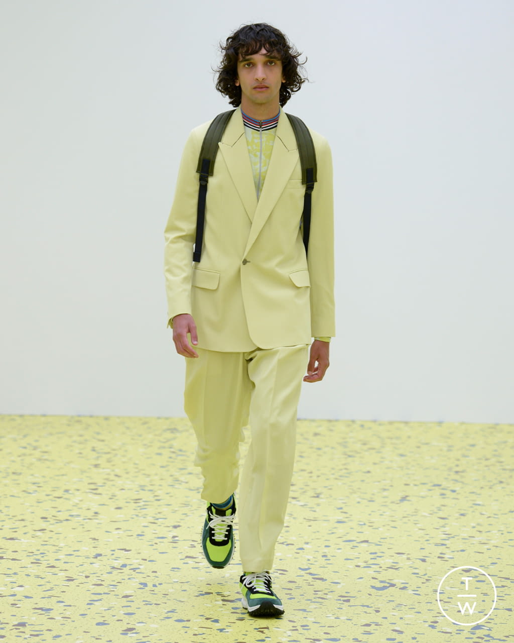 Fashion Week Paris Spring/Summer 2022 look 2 from the Paul Smith collection 男装