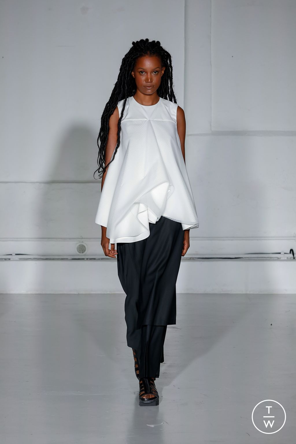 Fashion Week Paris Spring/Summer 2024 look 2 from the Mossi collection womenswear