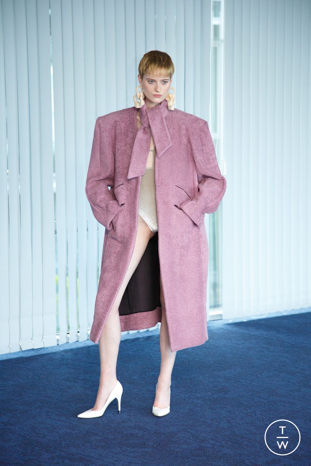 Fashion Week Paris Spring/Summer 2026 look 2 from the Veronique Leroy collection womenswear