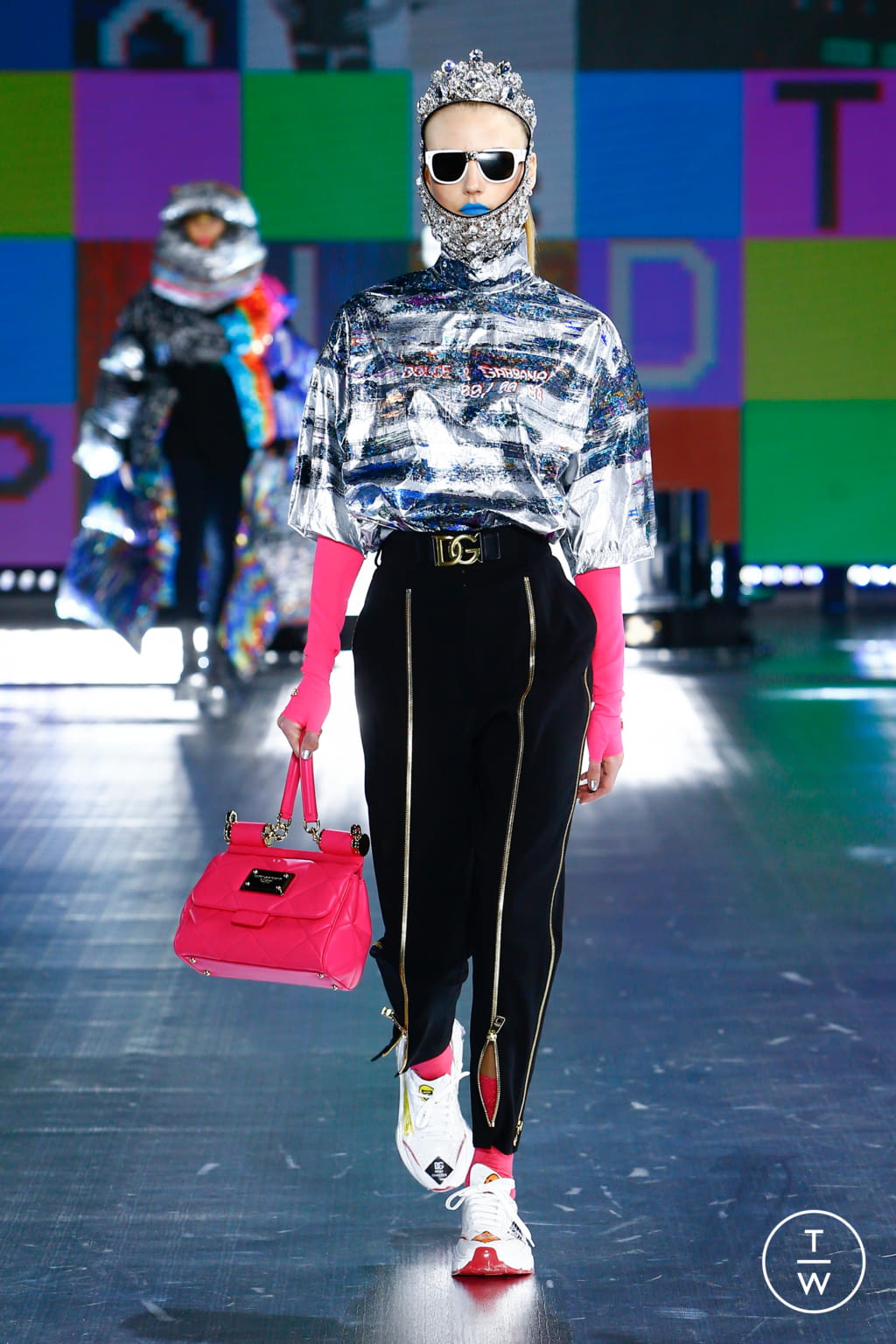 Fashion Week Milan Fall/Winter 2021 look 7 from the Dolce & Gabbana collection womenswear