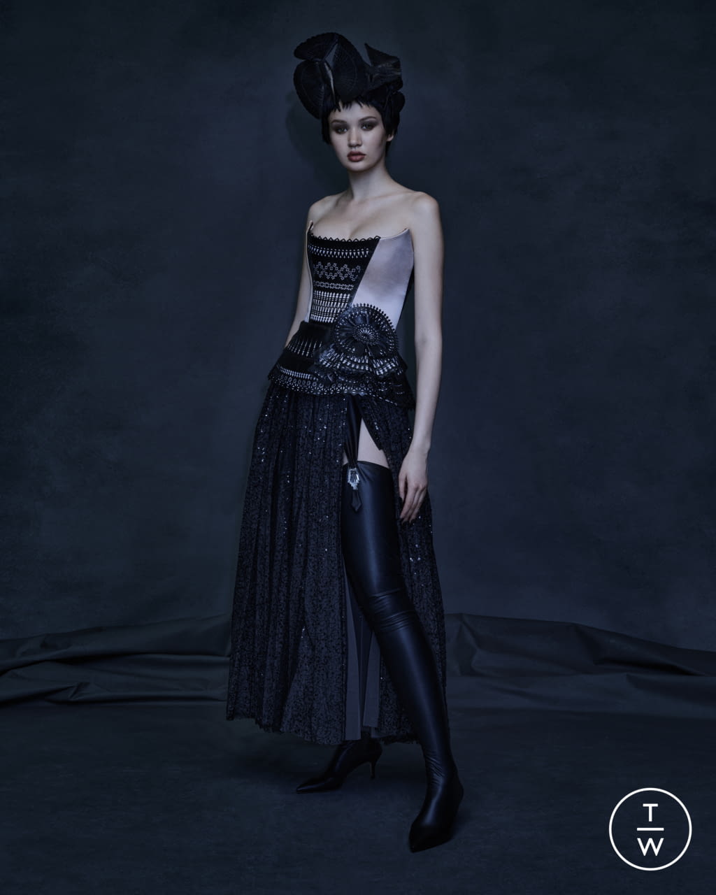 Fashion Week Paris Fall/Winter 2021 look 20 de la collection Ulyana Sergeenko couture
