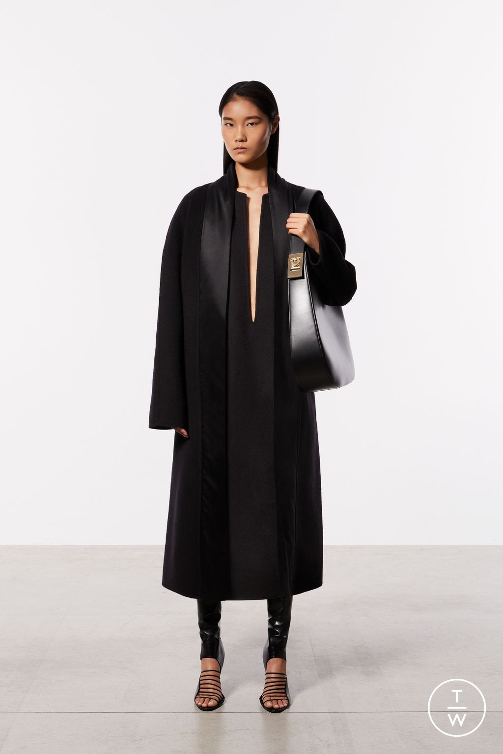 Fashion Week Milan Pre-Fall 2023 look 29 from the Ferragamo collection 女装