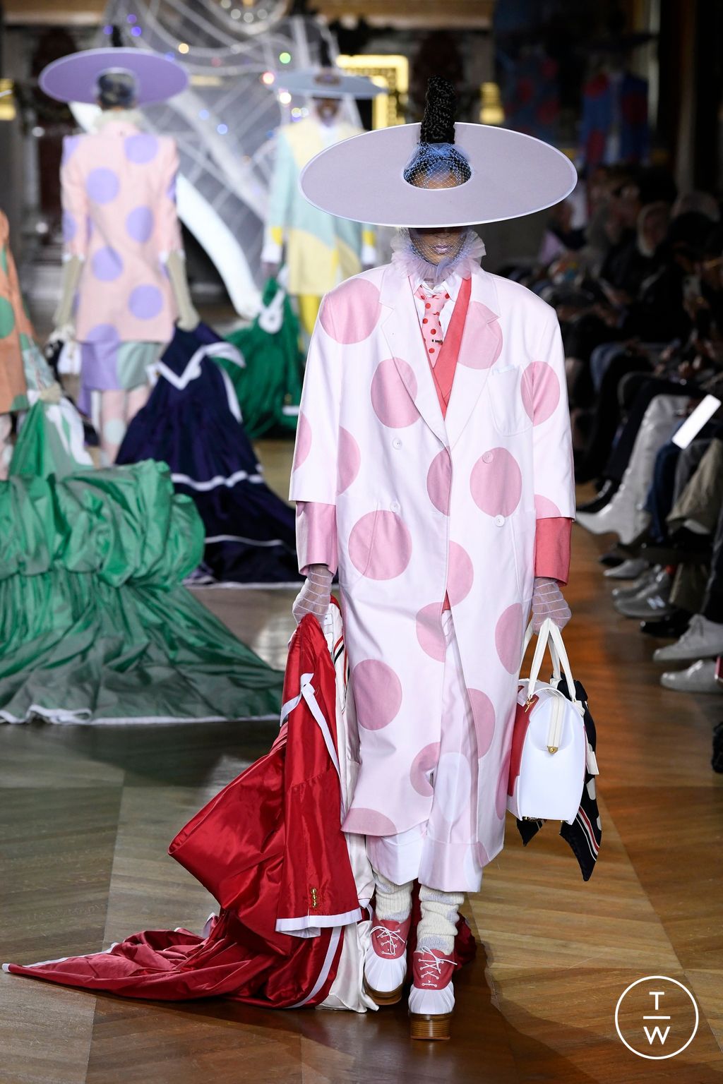 Fashion Week Paris Spring/Summer 2023 look 46 from the Thom Browne collection 女装