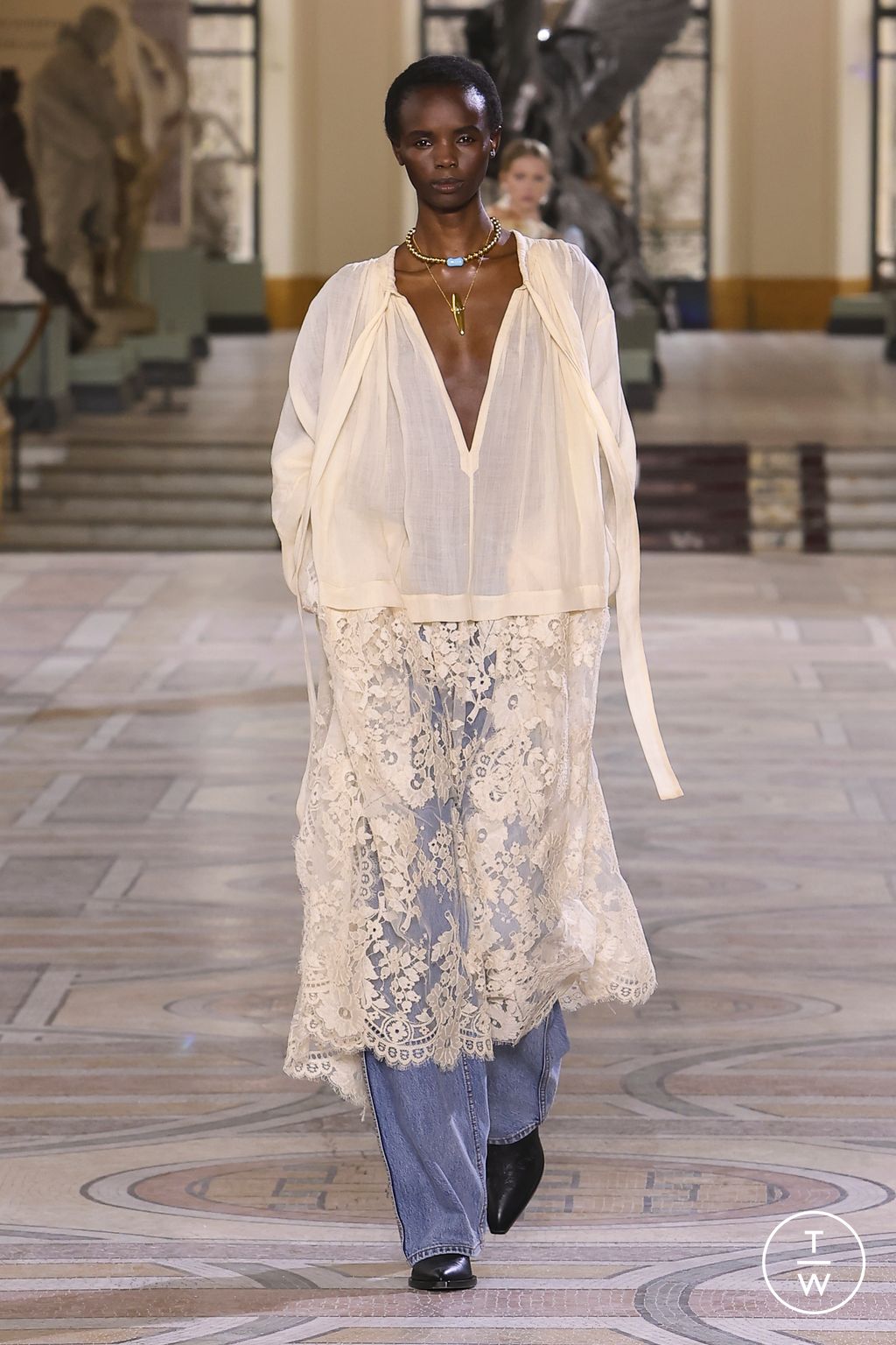 Fashion Week Paris Fall/Winter 2023 look 2 from the Zimmermann collection womenswear