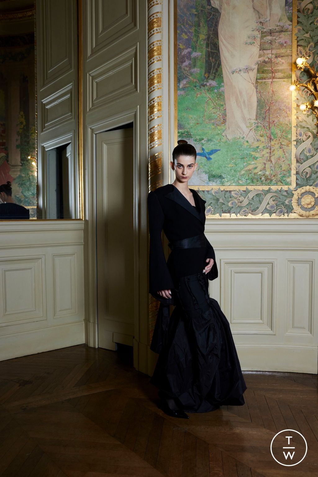 Fashion Week Paris Fall/Winter 2025 look 2 de la collection Peet Dullaert couture