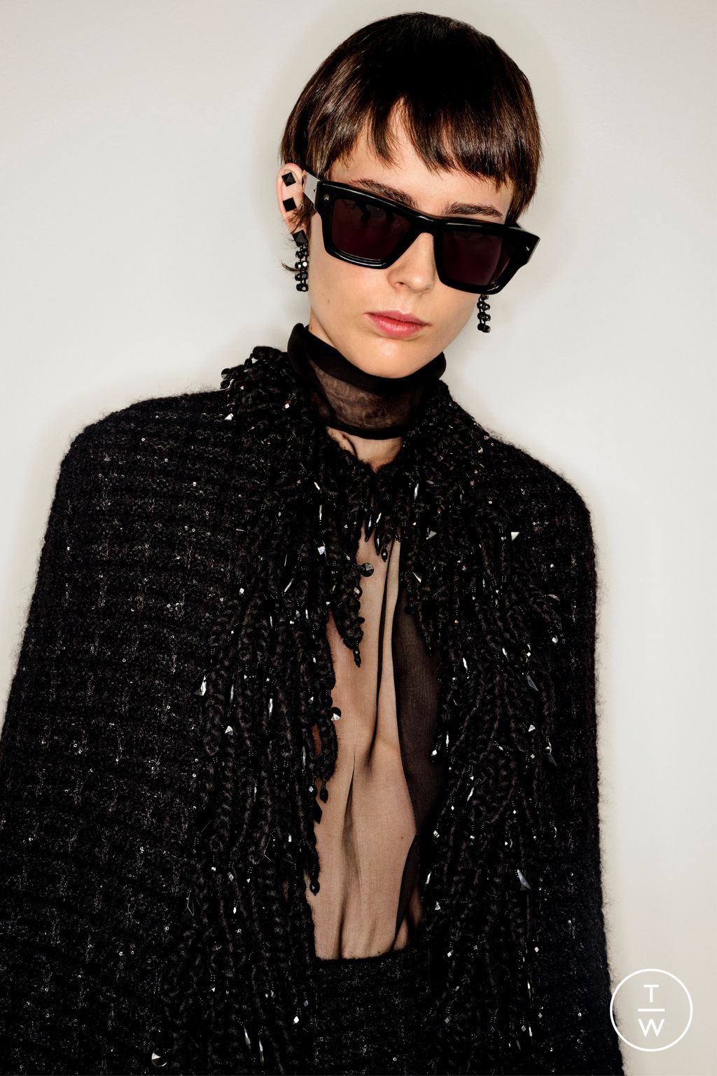 Fashion Week Paris Resort 2023 look 2 from the Valentino collection 女装
