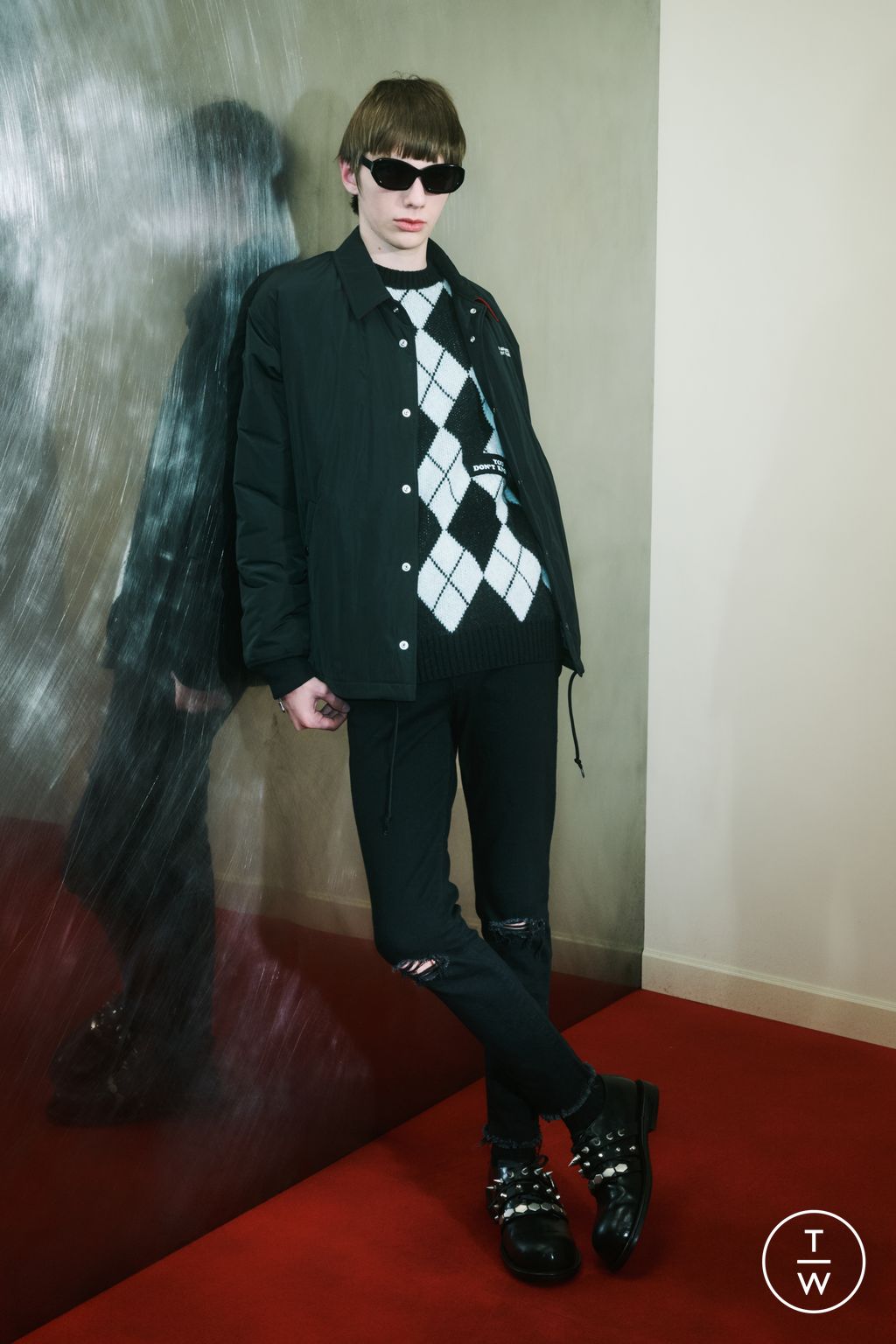 Fashion Week Paris Pre-Fall 2025 look 5 from the Undercover collection menswear