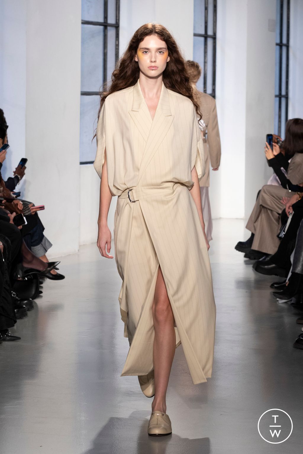Fashion Week Paris Spring/Summer 2025 look 3 from the Ujoh collection womenswear