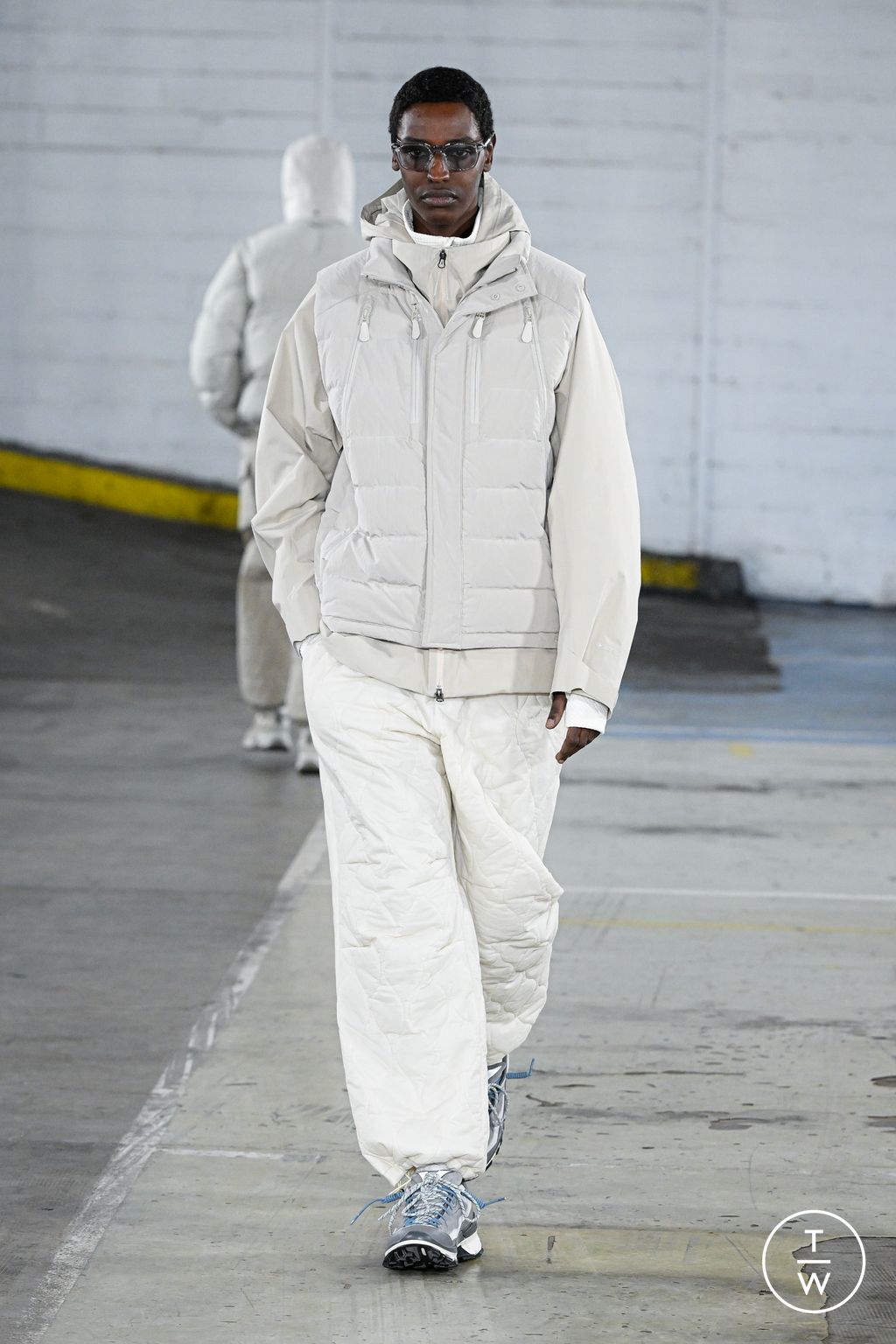 Fashion Week Paris Fall/Winter 2026 look 3 de la collection White Mountaineering menswear