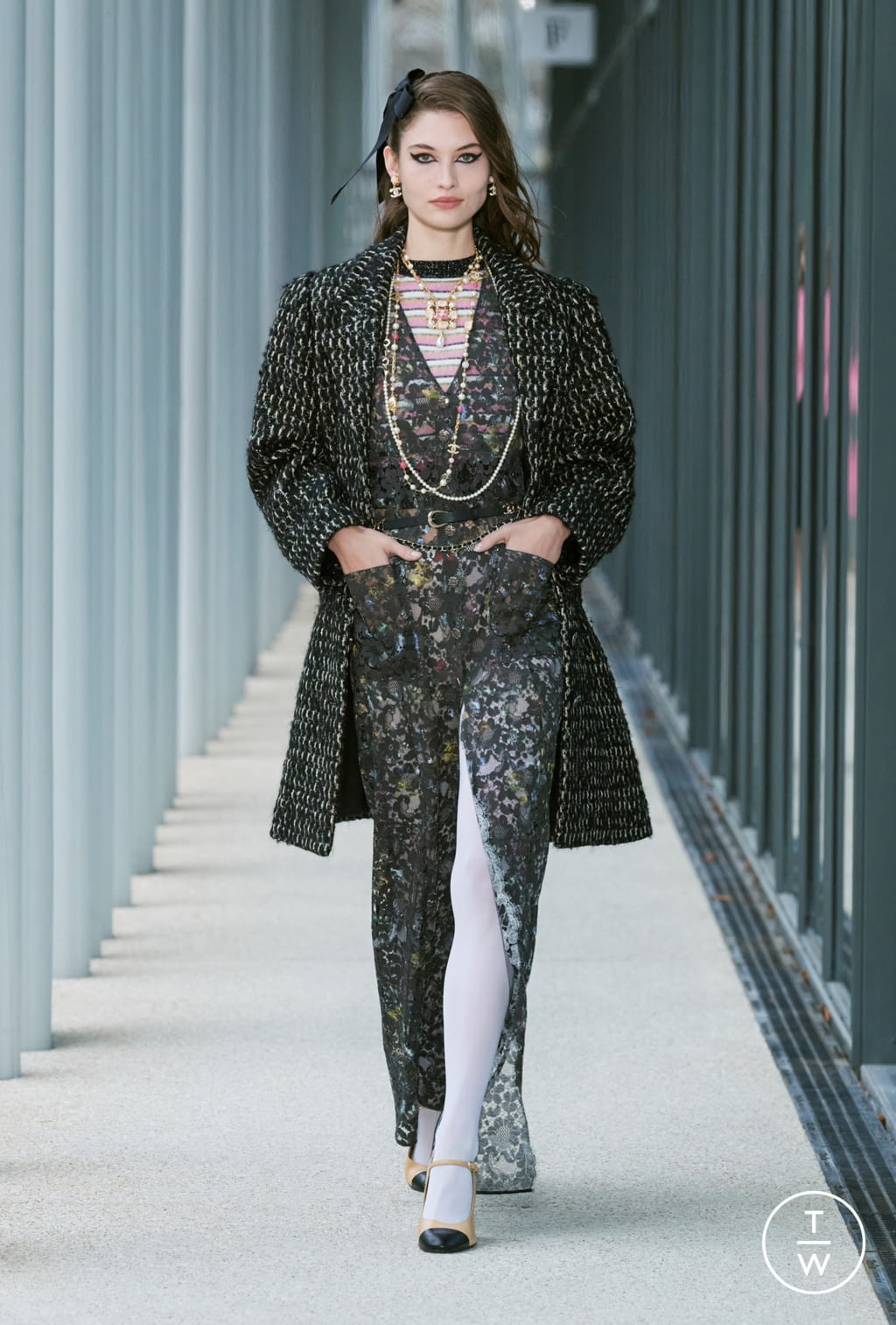 Fashion Week Paris Pre-Fall 2022 look 3 de la collection Chanel womenswear