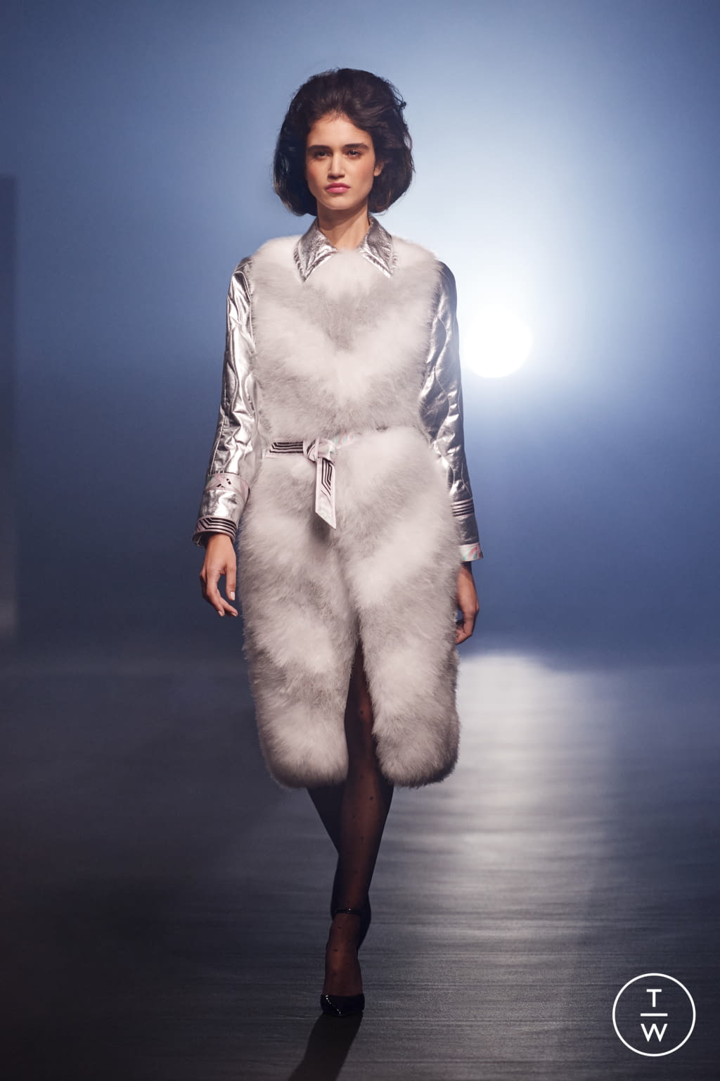 Fashion Week Paris Fall/Winter 2021 look 3 from the Leonard Paris collection womenswear
