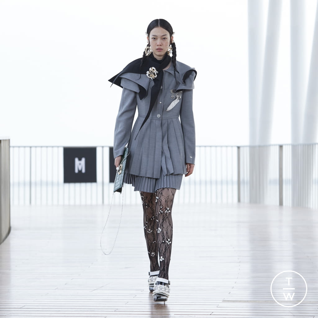 Fashion Week Paris Fall/Winter 2021 look 3 from the Masha Ma collection 女装