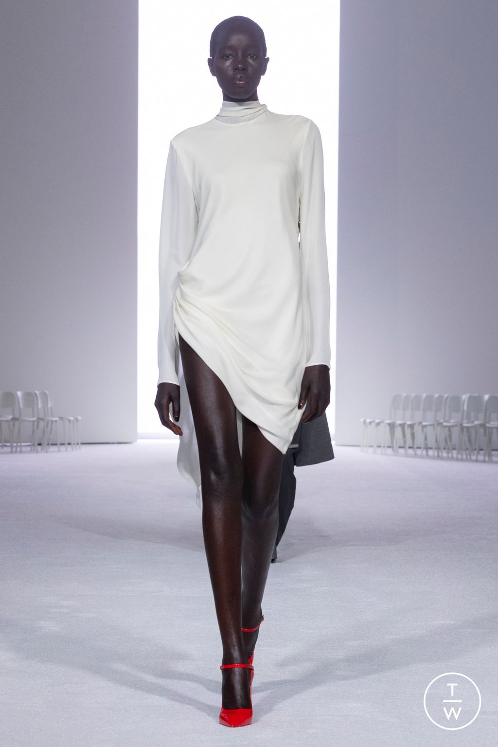 Fashion Week New York Fall/Winter 2024 look 3 from the Brandon Maxwell collection womenswear